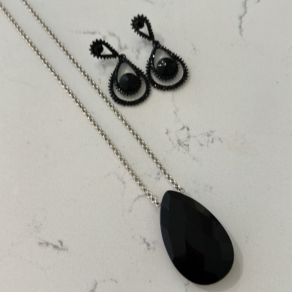 WHITE HOUSE BLACK MARKET BUNDLE BLACK ONYX SILVER PENDANT NECKLACE AND EARRINGS